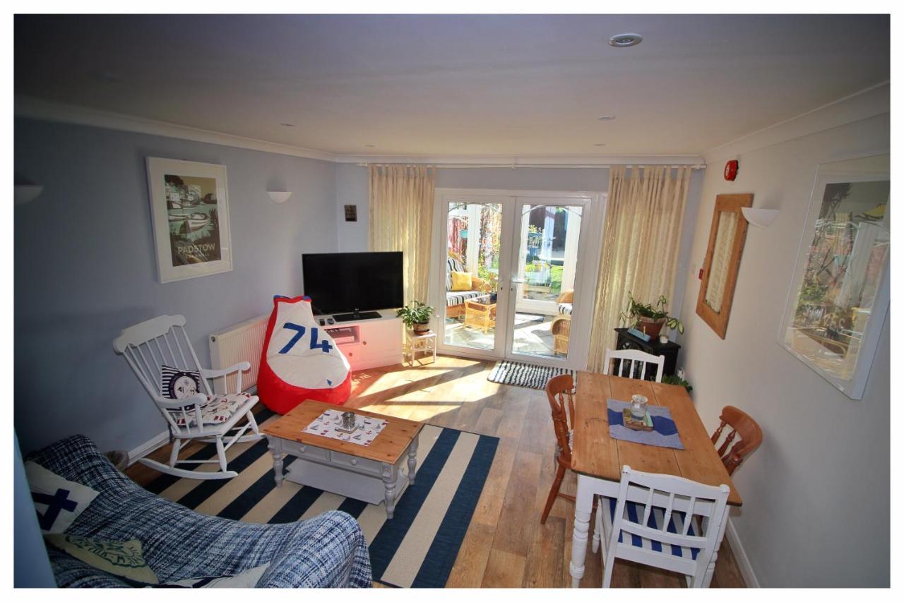 Self Contained Flat With Private Garden & Parking Apartment Сандаун Екстериор снимка